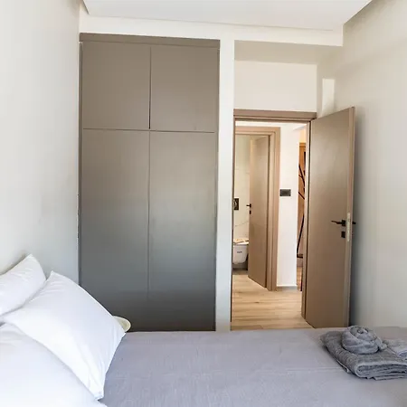 Oikos Hospitality Apartment *